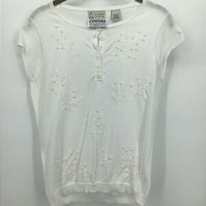 Cousin Johnny lightweight sweater style top. Size medium.